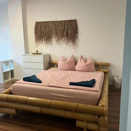 בית אירוח Happy Shared ברלין